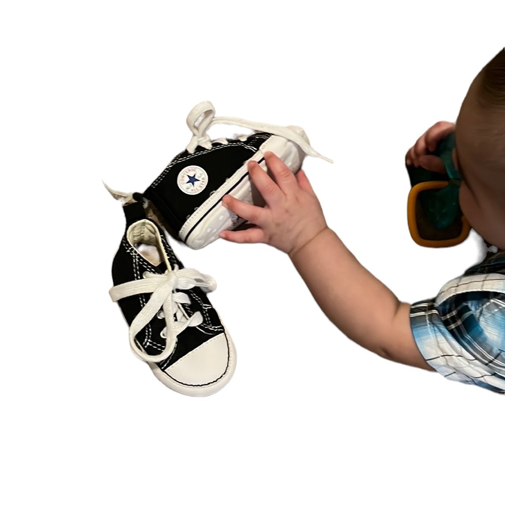 baby converse chuck taylors 0-3 mo